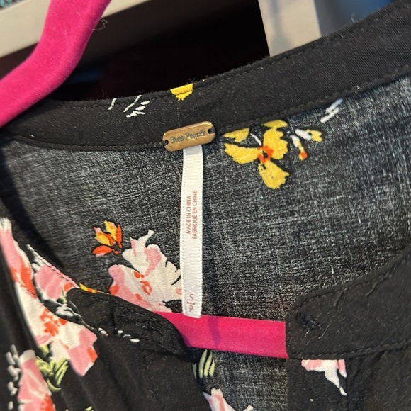 Free People black/pink floral print sleeveless button down smocked dress size S - Picture 2 of 3